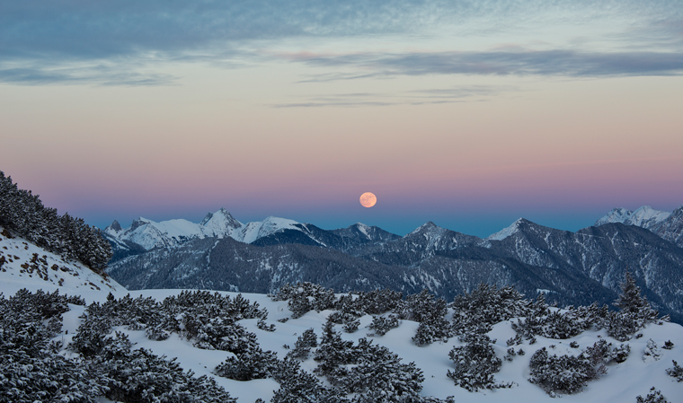 Mondaufgang über den Ammergauer Alpen